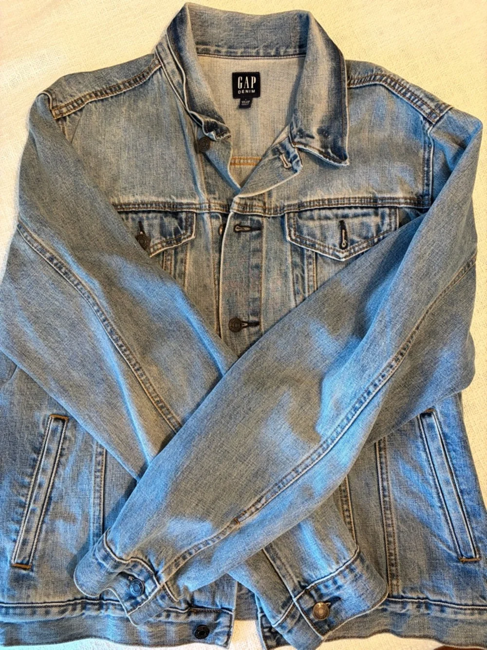 GAP Men’s Light Blue Washed Denim Jacket